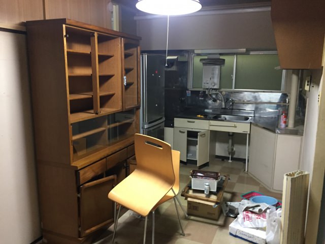 一軒家の骨董品の買い取り イメージ